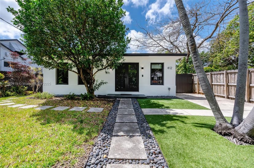 412 NW 41st St, Miami FL 33127