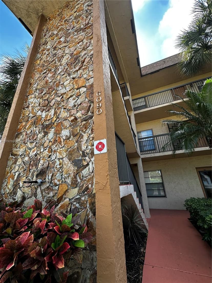 6090 N Sabal Palm Blvd # 103, Tamarac FL 33319