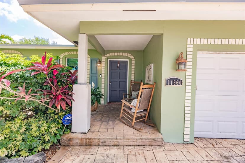 11560 NW 26th St, Plantation FL 33323