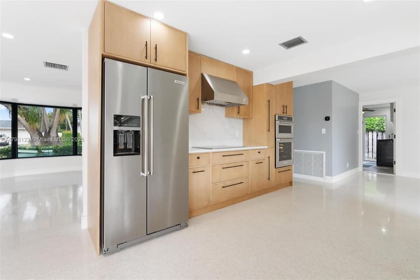 3420 NE 26th Ave, Lighthouse Point FL 33064