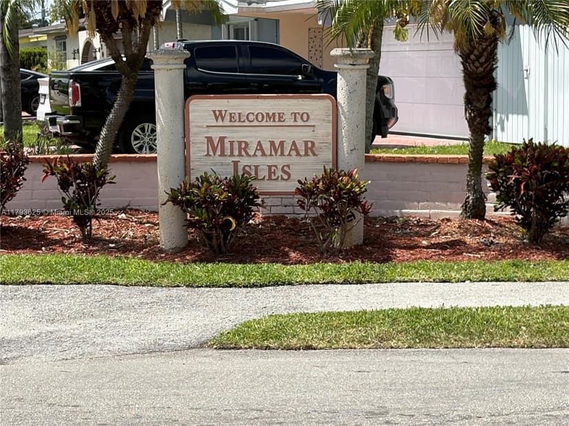 6612 Dahlia Dr, Miramar FL 33023