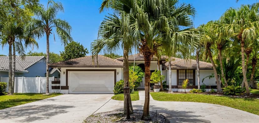 1041 NW 93rd Ter, Plantation FL 33322
