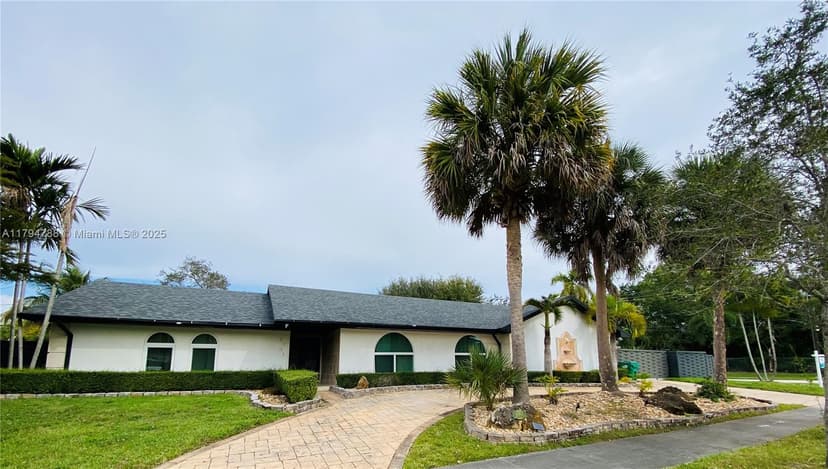 8701 SW 191st St, Cutler Bay FL 33157