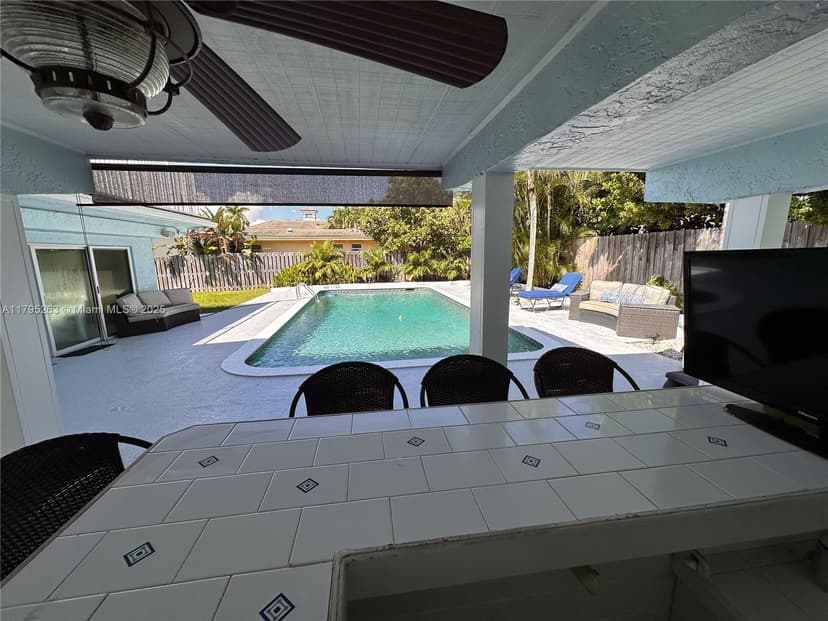 3407 Beacon St, Pompano Beach FL 33062