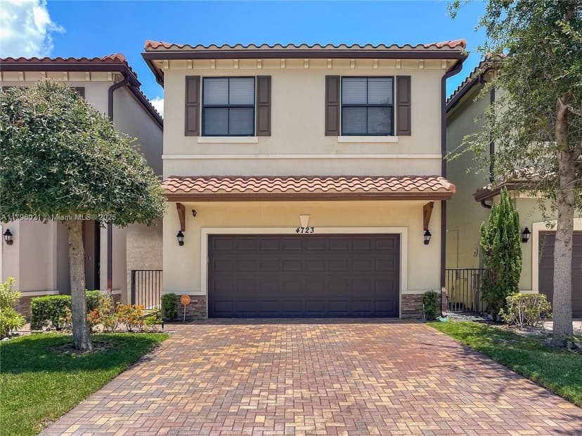 4723 NW 59th St, Tamarac FL 33319