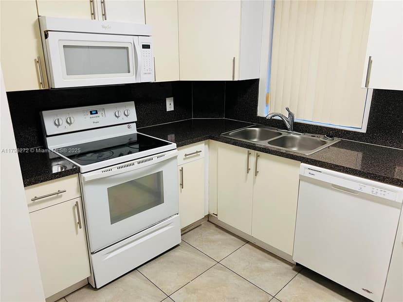 6115 NW 186th St # 202, Hialeah FL 33015