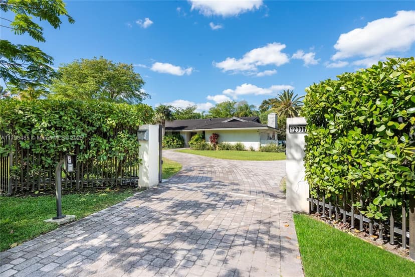 12300 SW 67th Ave, Pinecrest FL 33156