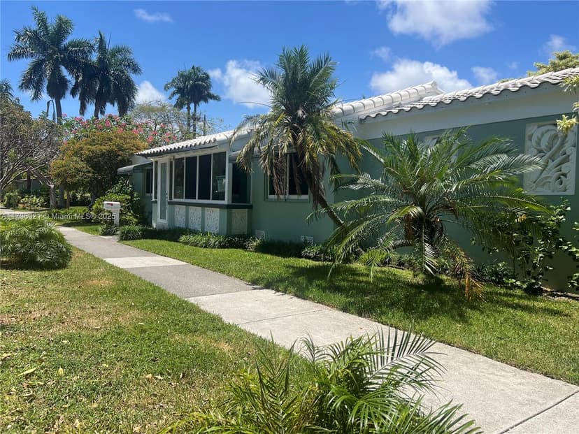 326 S 14th Ave, Hollywood FL 33020