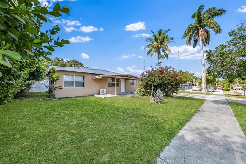 5720 SW 40th Ct, West Park FL 33023