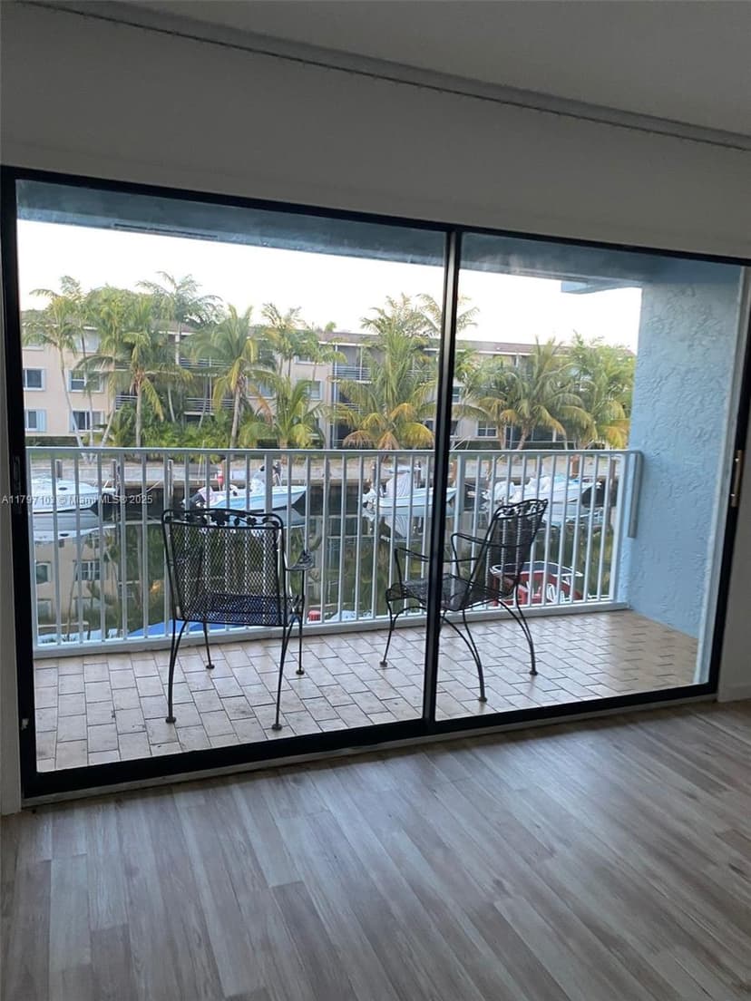 2115 NE 44th St, Lighthouse Point FL 33064
