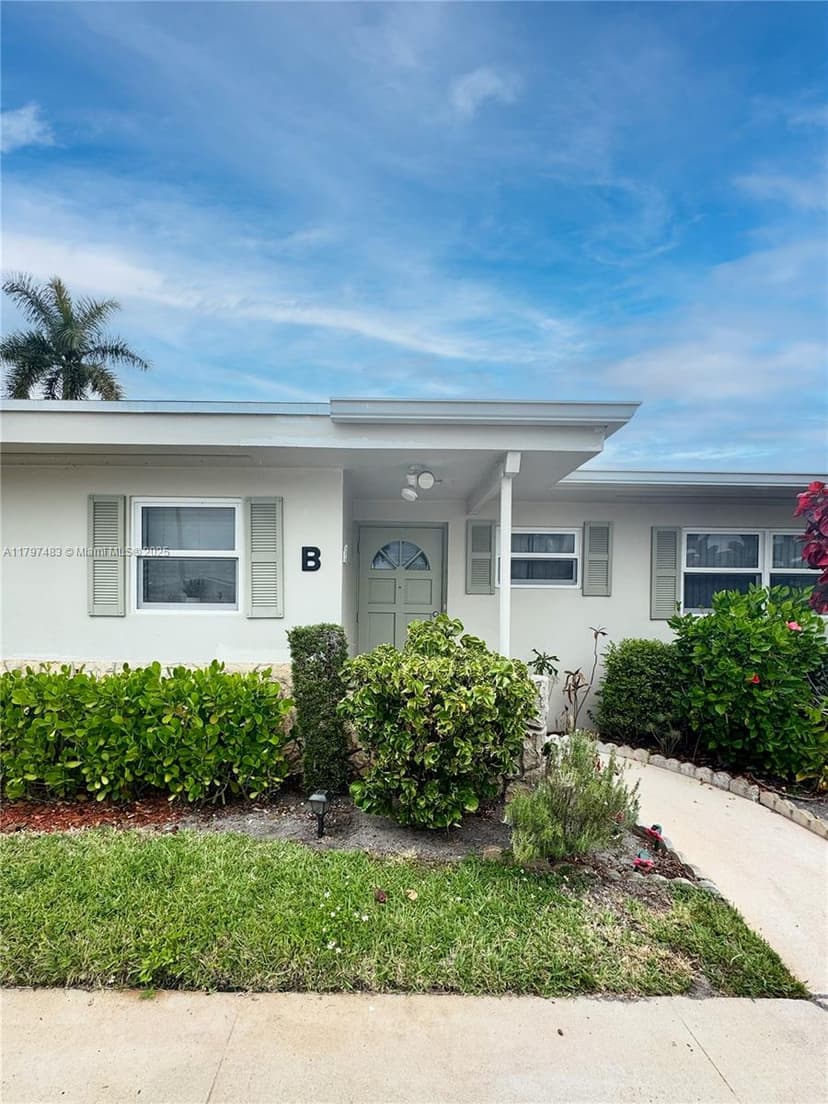 2731 W Barkley Dr W # B, West Palm Beach FL 33415