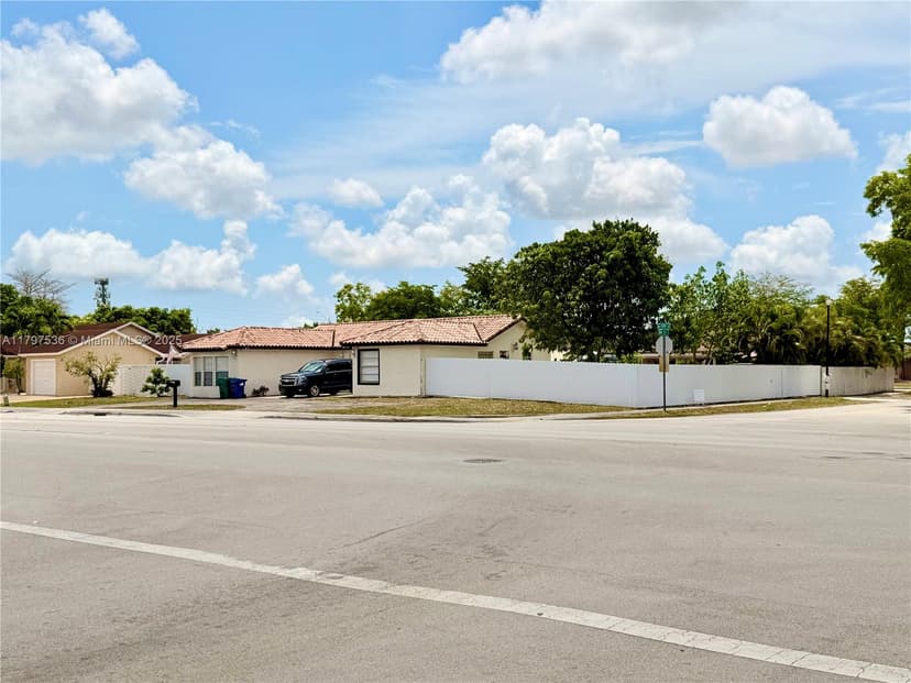5730 NW 199th St, Hialeah FL 33015