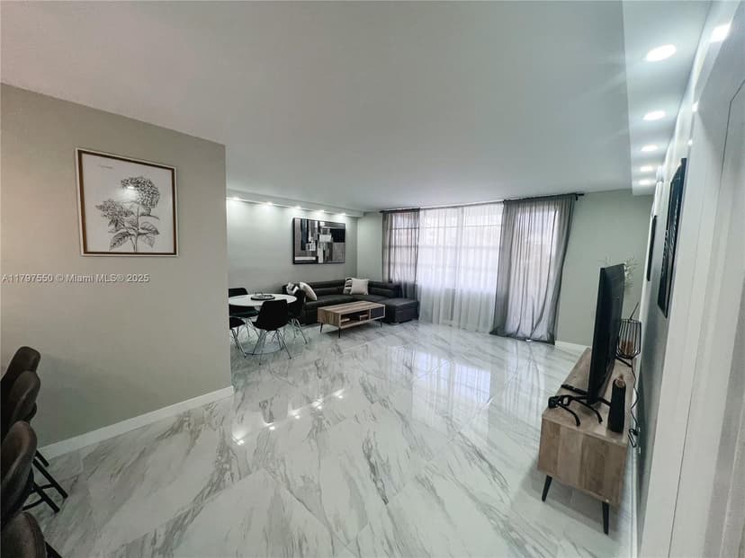 3725 S Ocean Dr # 425, Hollywood FL 33019