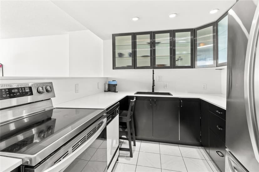 100 Bayview Dr # 1502, Sunny Isles Beach FL 33160