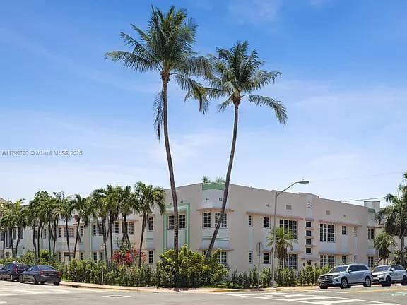 530 15th St # 201, Miami Beach FL 33139