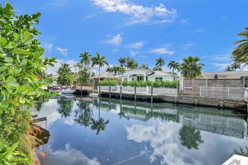 2612 Key Largo Ln, Fort Lauderdale FL 33312