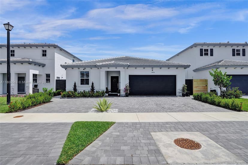 14836 SW 162nd St, Miami FL 33187