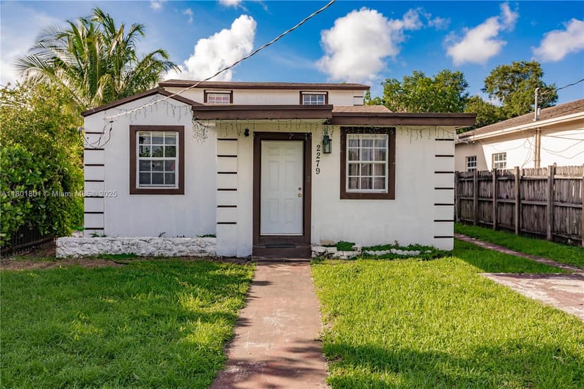 2279 NW 48th St, Miami FL 33142