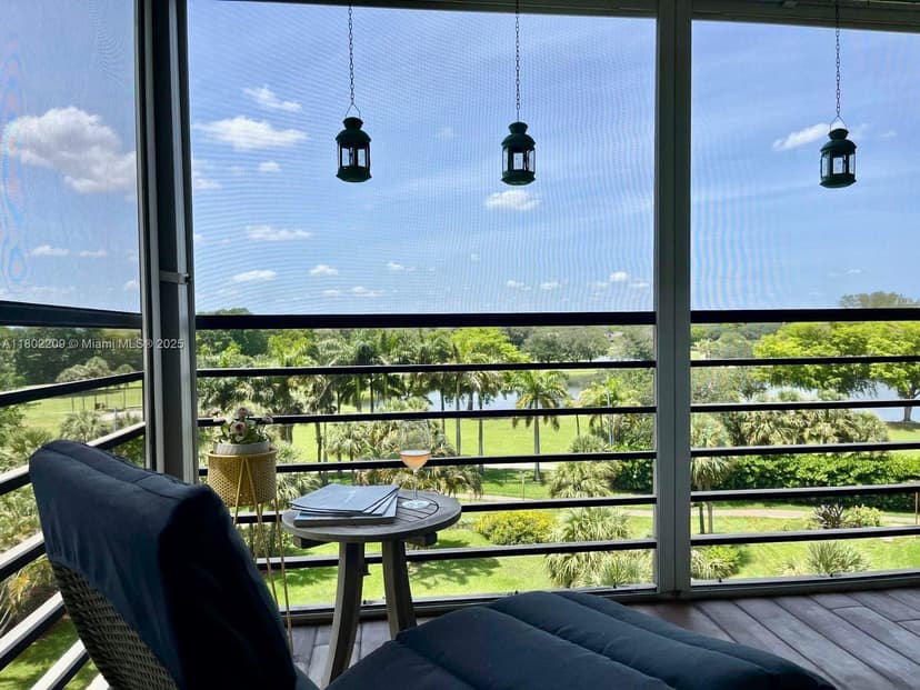 900 Saint Charles Pl # 621, Pembroke Pines FL 33026
