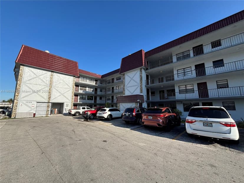 1335 W 68th St # 309, Hialeah FL 33014