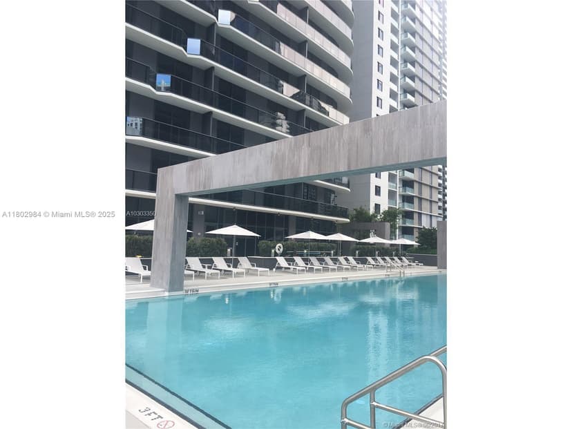 55 SW 9th St # 3409, Miami FL 33130