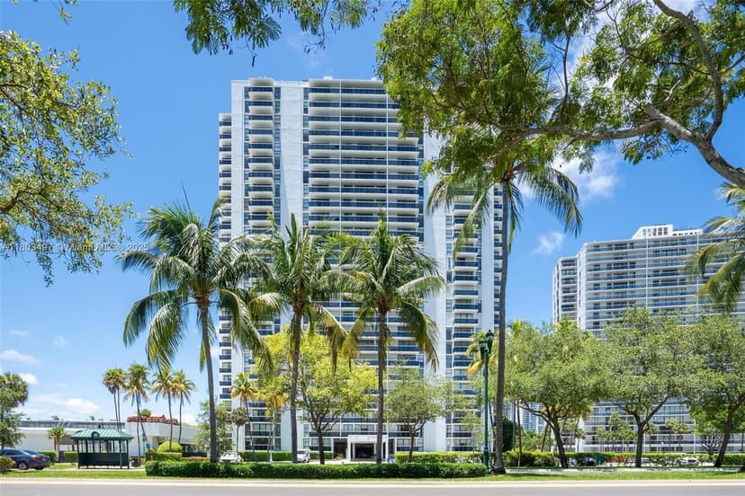 3675 N Country Club Dr # 1610, Aventura FL 33180