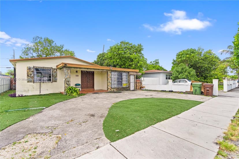 788 W 32nd St, Hialeah FL 33012