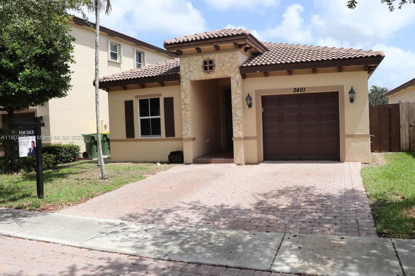 2401 NE 4th St, Homestead FL 33033