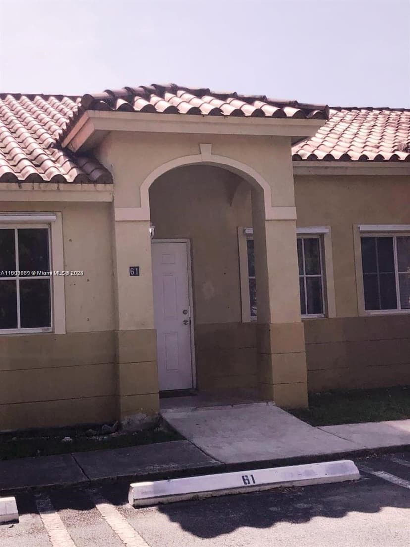 61 NE 13th Ave # 11, Homestead FL 33033