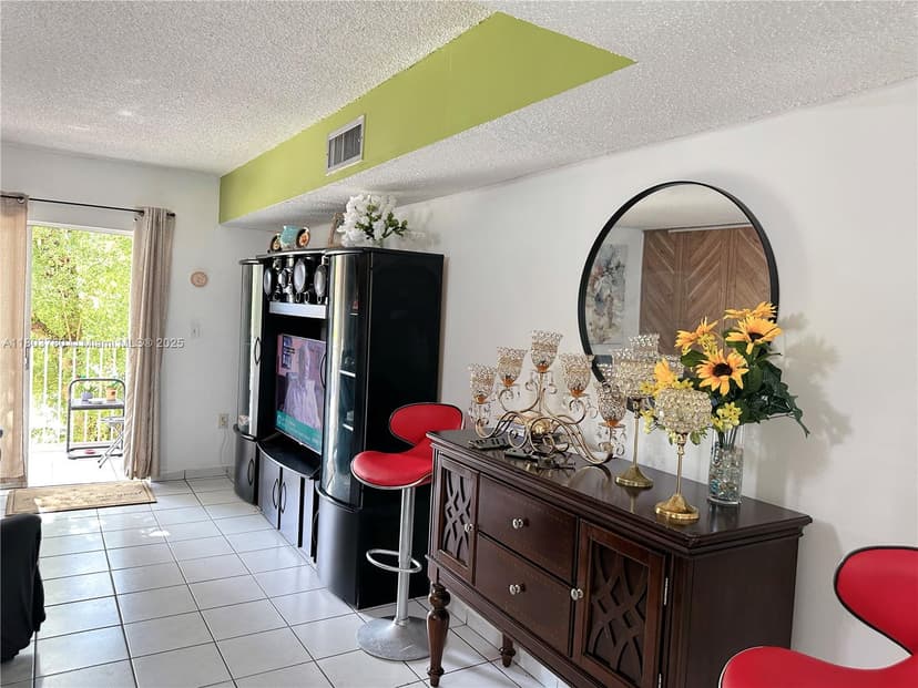 260 NW 107th Ave # 222, Miami FL 33172