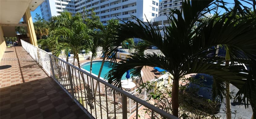3061 NE 49th St # 10, Fort Lauderdale FL 33308