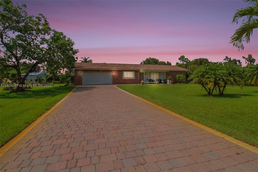 12411 SW 12th St, Davie FL 33325