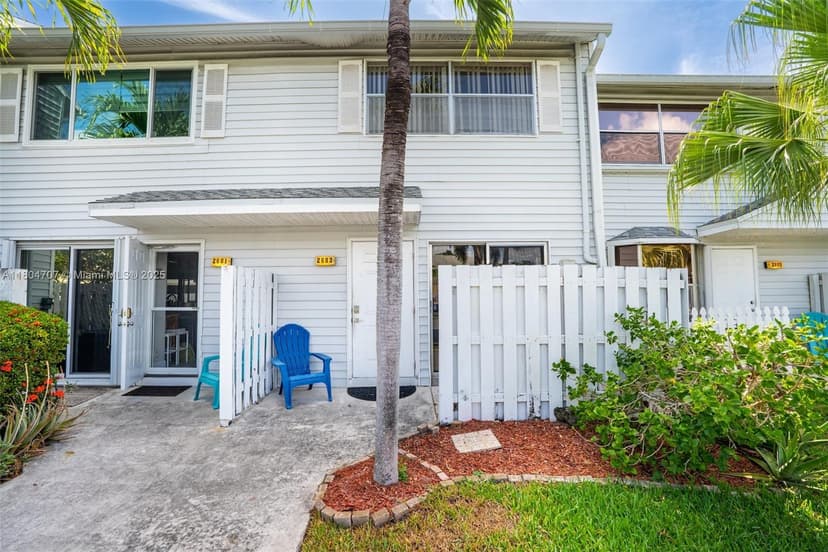 2683 NE 15th St, Pompano Beach FL 33062