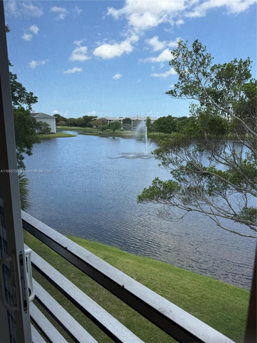9420 Poinciana Pl # 403, Davie FL 33324