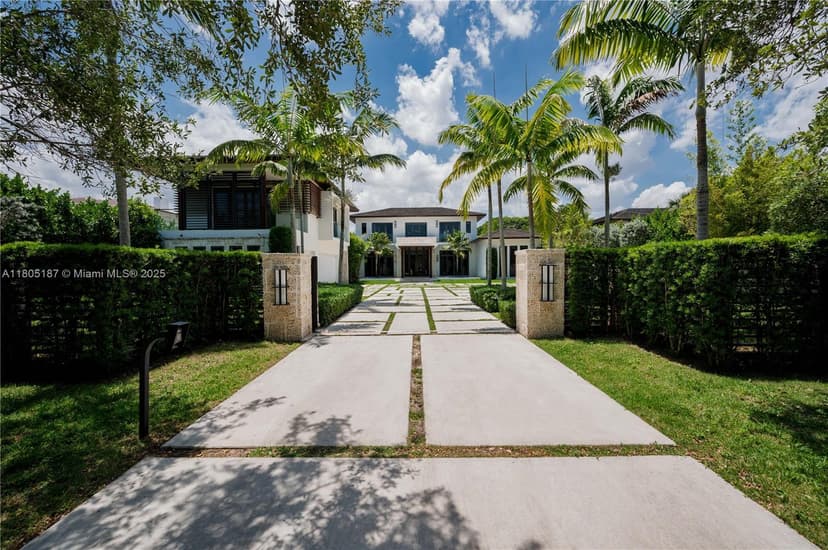 9000 SW 63rd Ct, Pinecrest FL 33156
