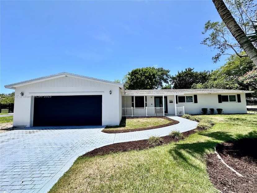 8890 SW 155th Ter, Palmetto Bay FL 33157