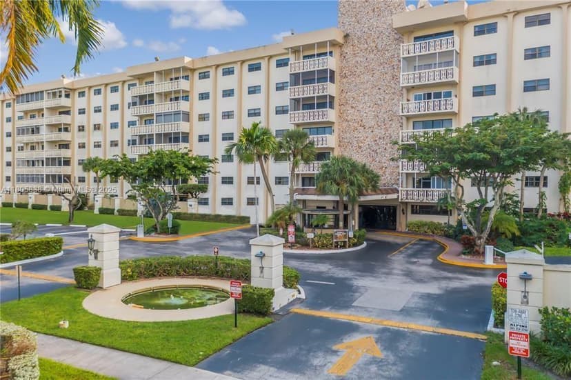 800 NE 195th St # 720, Miami FL 33179