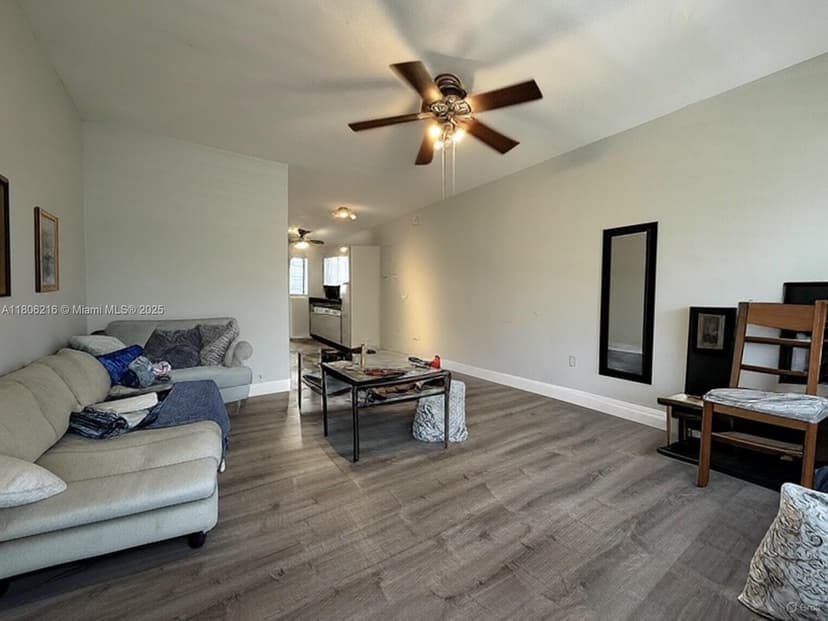 75 Washington Ave # 18, Miami Beach FL 33139