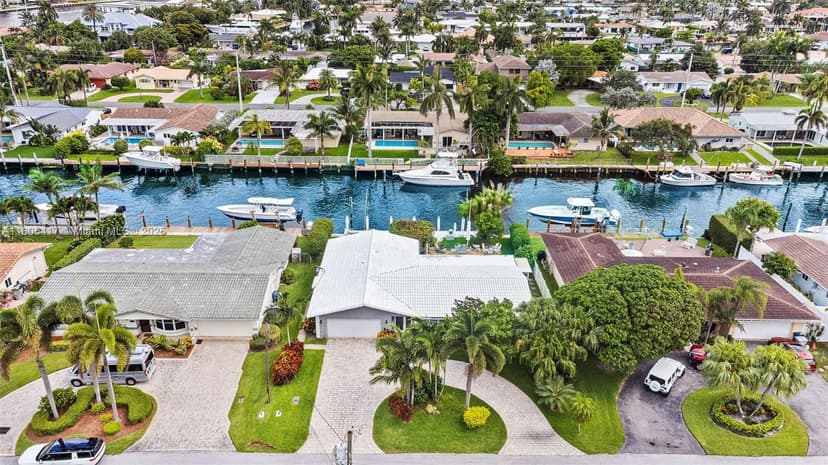 2770 NE 8th Ct, Pompano Beach FL 33062