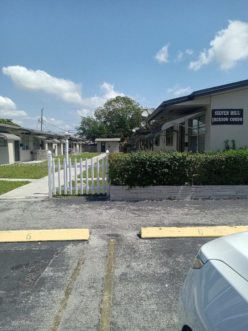 2901 Jackson St # 3, Hollywood FL 33020