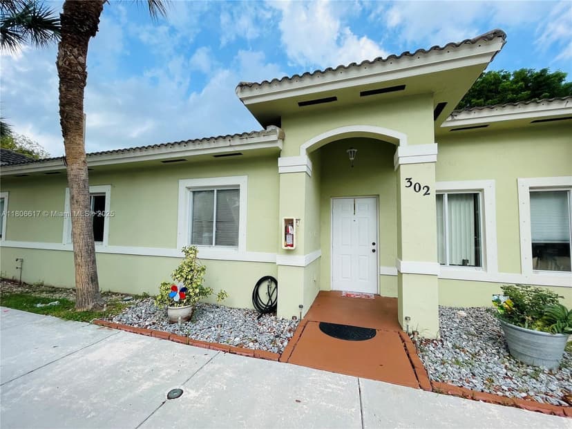 13276 Old Biscayne Dr # 302, Homestead FL 33033