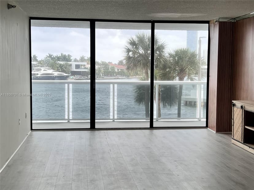 20515 E Country Club Dr # 245, Aventura FL 33180