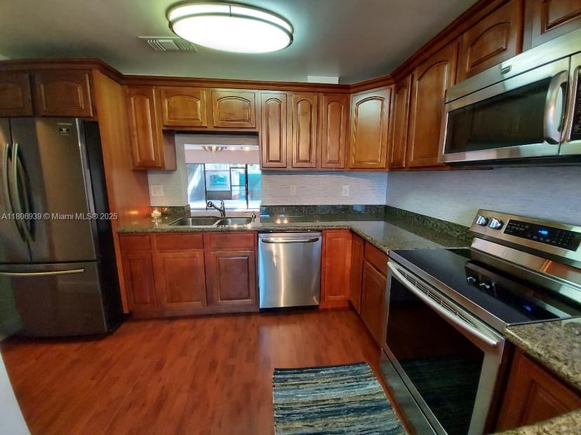 20033 NE 2nd Pl, Miami FL 33179