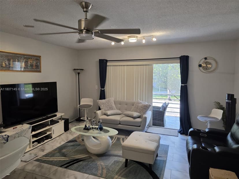 1425 Atlantic Shores Blvd # 204, Hallandale Beach FL 33009