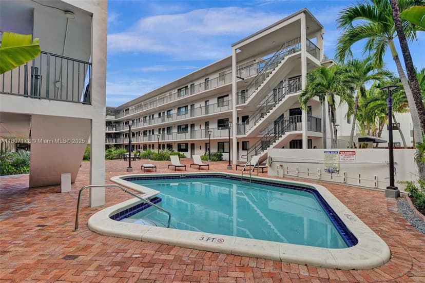 2924 Day Ave, Coconut Grove FL 33133