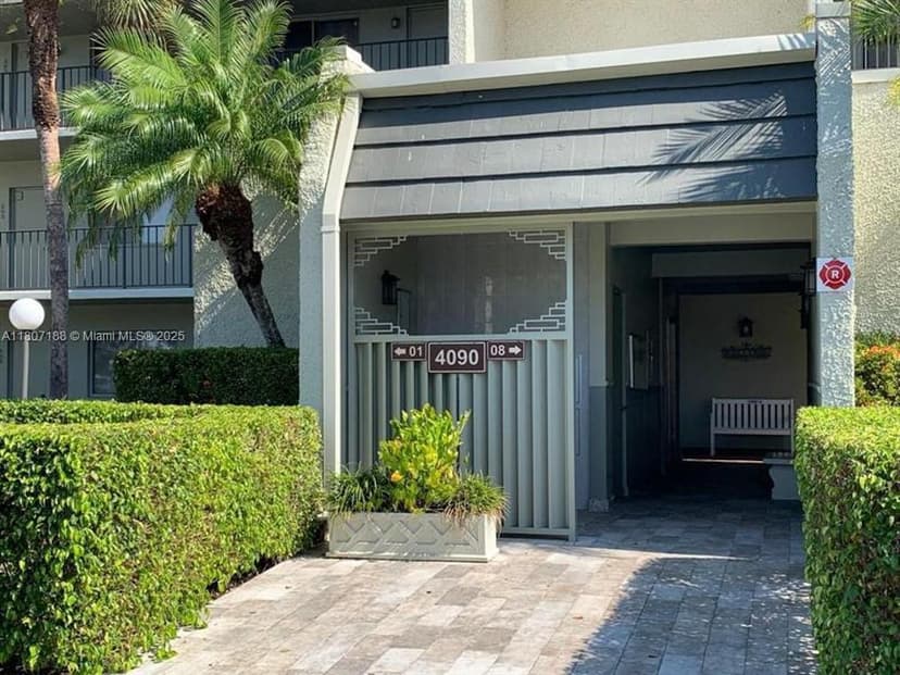 4090 Tivoli Ct # 201, Lake Worth FL 33467