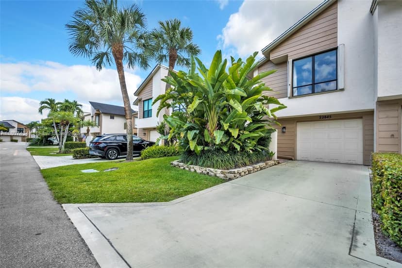22845 Ironwedge Dr, Boca Raton FL 33433