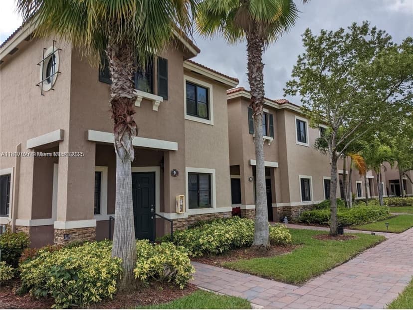 22411 SW 88th Pl # 26, Cutler Bay FL 33190