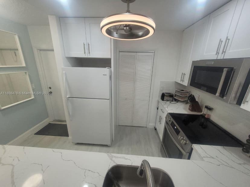 300 Golden Isles Dr # 217, Hallandale Beach FL 33009