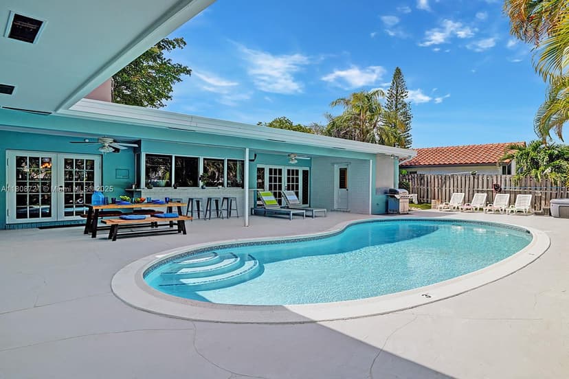 1245 Wiley St, Hollywood FL 33019